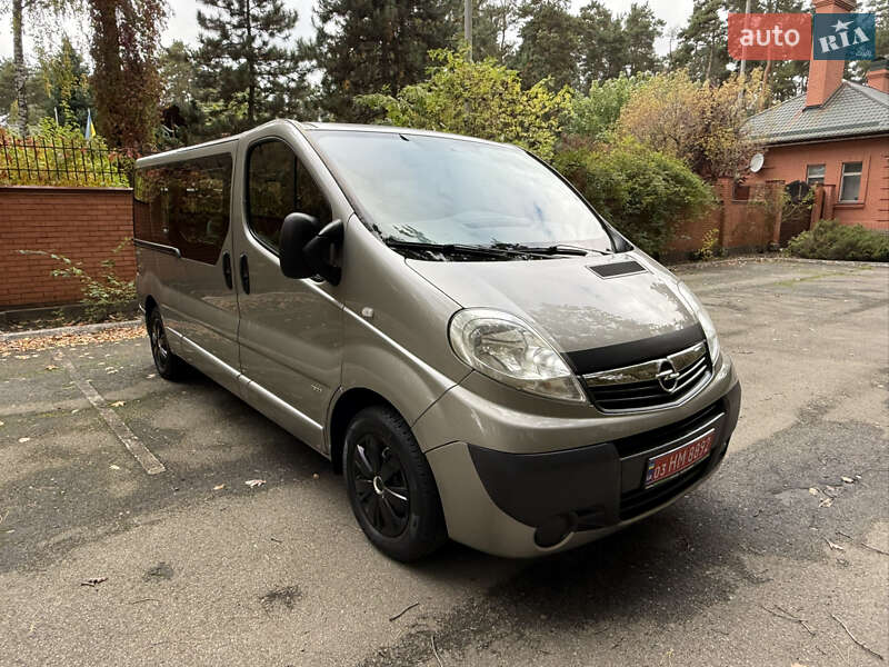 Минивэн Opel Vivaro 2013 в Киеве