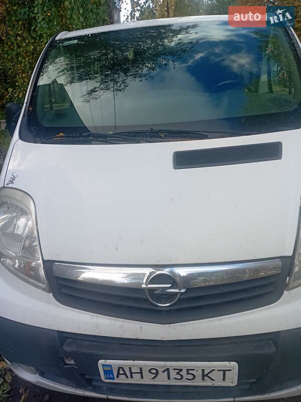 Грузовой фургон Opel Vivaro 2014 в Каменец-Подольском