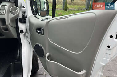 Минивэн Opel Vivaro 2013 в 