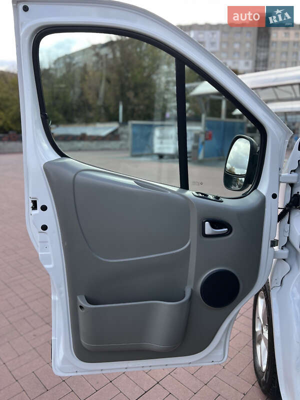Мінівен Opel Vivaro 2014 в Рівному фото 19 Мінівен Opel Vivaro 2014 в Рівному