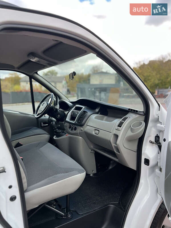 Мінівен Opel Vivaro 2014 в Рівному фото 30 Мінівен Opel Vivaro 2014 в Рівному