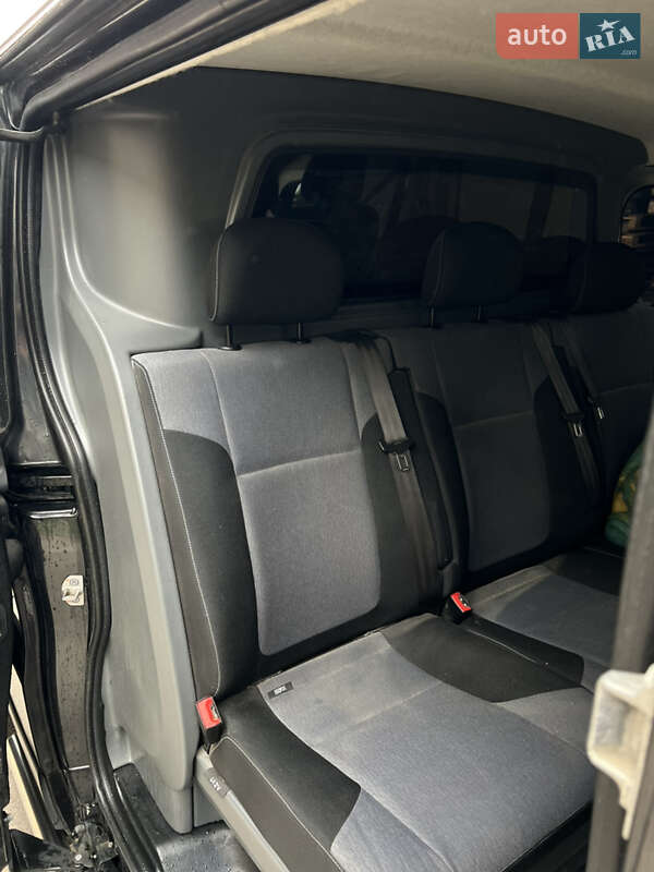 Мінівен Opel Vivaro 2017 в Львові фото 11 Мінівен Opel Vivaro 2017 в Львові
