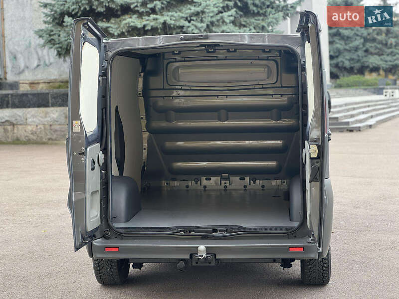 Вантажний фургон Opel Vivaro 2013 в Рівному фото 16 Вантажний фургон Opel Vivaro 2013 в Рівному