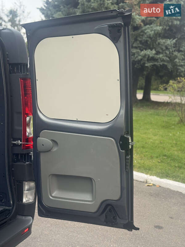 Вантажний фургон Opel Vivaro 2013 в Рівному фото 18 Вантажний фургон Opel Vivaro 2013 в Рівному