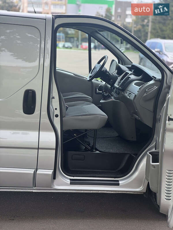 Грузовой фургон Opel Vivaro 2014 в Ровно