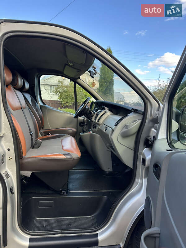 Минивэн Opel Vivaro 2002 в Косове фото 25 Минивэн Opel Vivaro 2002 в Косове