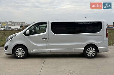 Минивэн Opel Vivaro 2015 в 