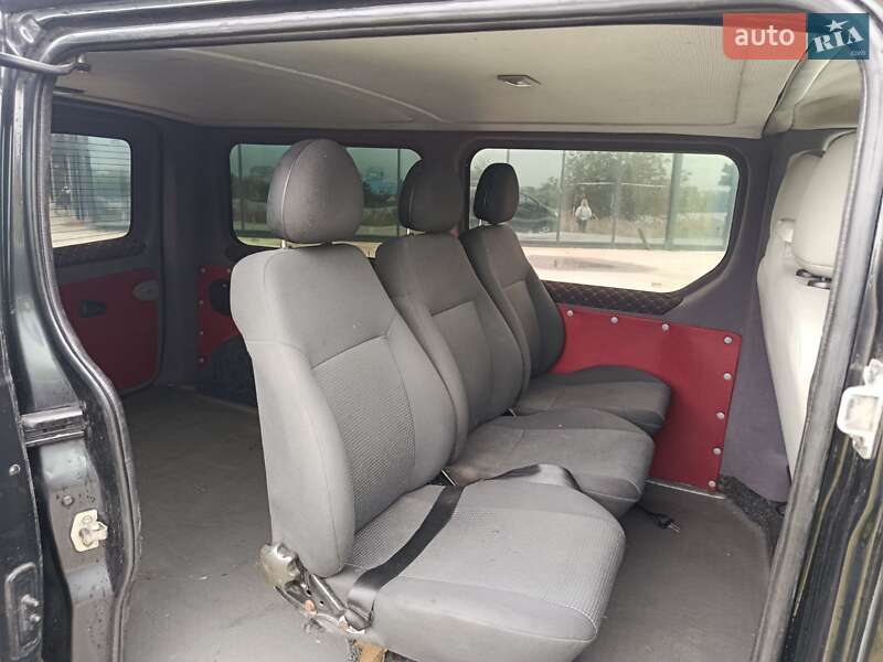Минивэн Opel Vivaro 2009 в Ровно