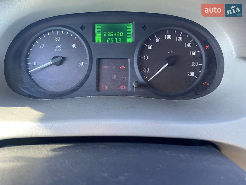 Мінівен Opel Vivaro 2007 в Володимирі