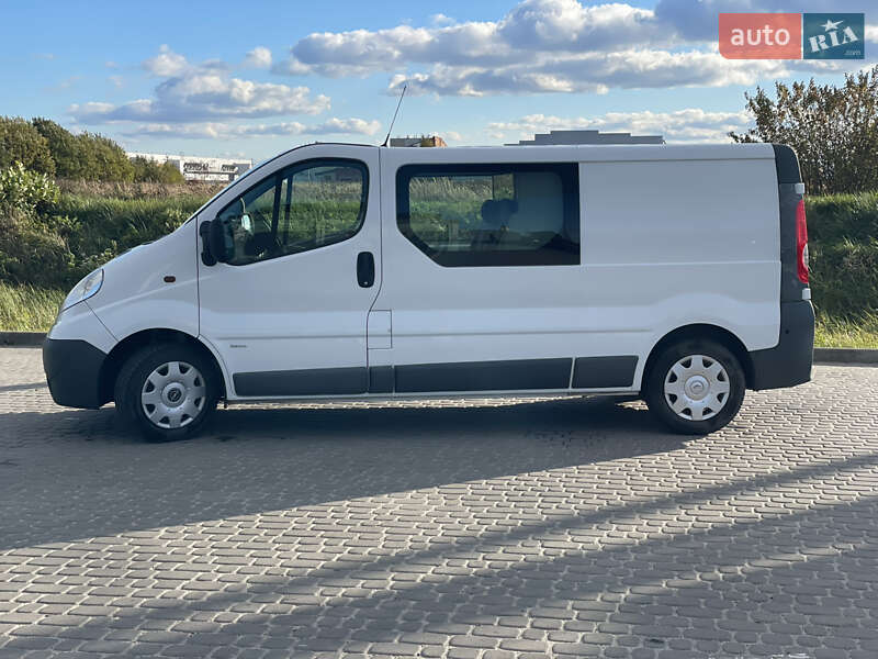 Мінівен Opel Vivaro 2012 в Львові