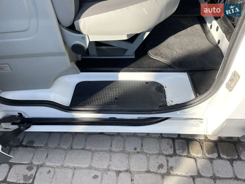 Мінівен Opel Vivaro 2012 в Львові