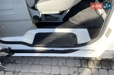 Мінівен Opel Vivaro 2012 в  фото 28 Мінівен Opel Vivaro 2012 в