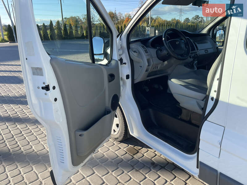 Мінівен Opel Vivaro 2012 в Львові