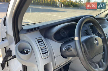 Мінівен Opel Vivaro 2012 в  фото 39 Мінівен Opel Vivaro 2012 в