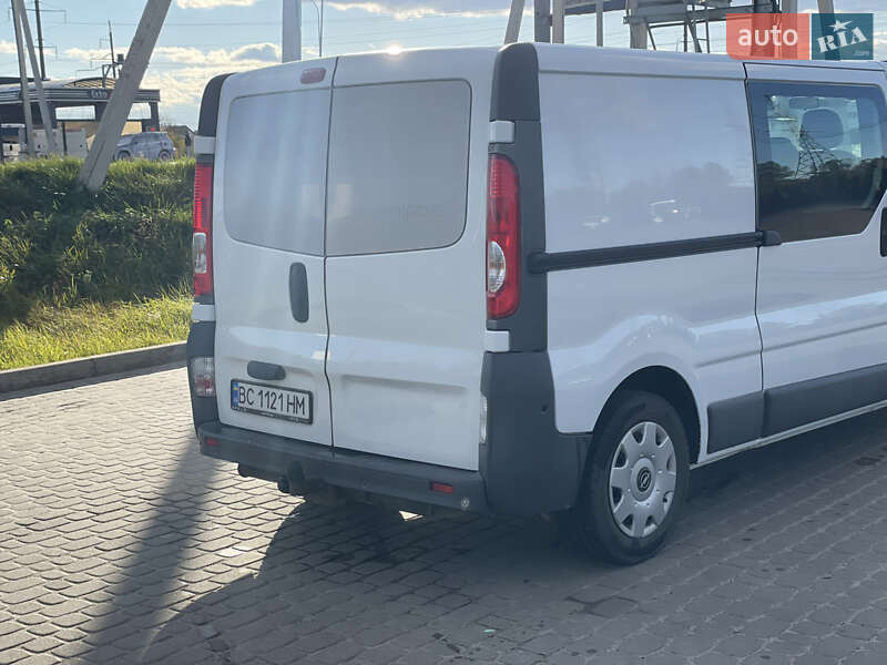 Мінівен Opel Vivaro 2012 в Львові
