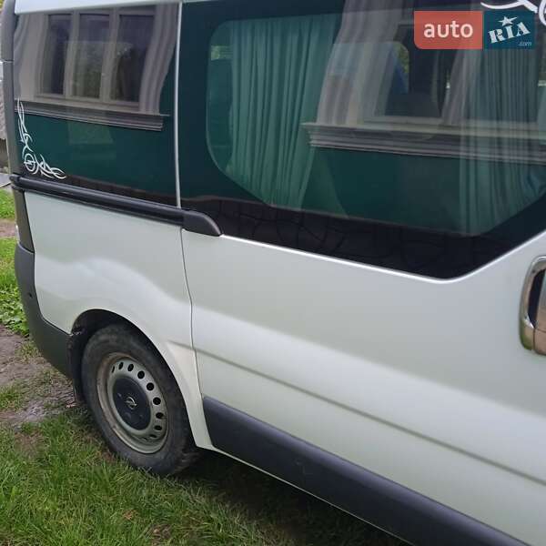 Мінівен Opel Vivaro 2004 в Дунаївцях