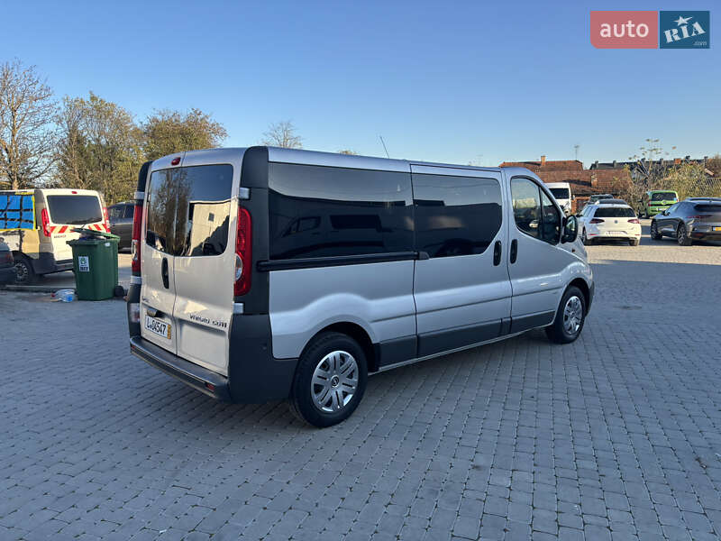 Минивэн Opel Vivaro 2011 в Коломые