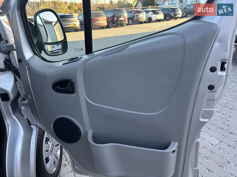 Минивэн Opel Vivaro 2011 в Коломые