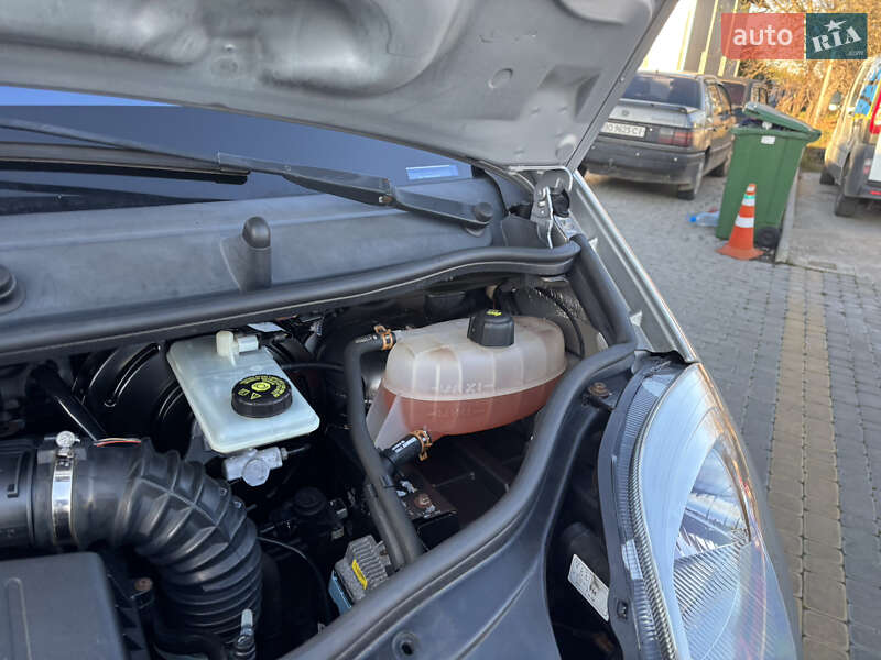 Минивэн Opel Vivaro 2011 в Коломые