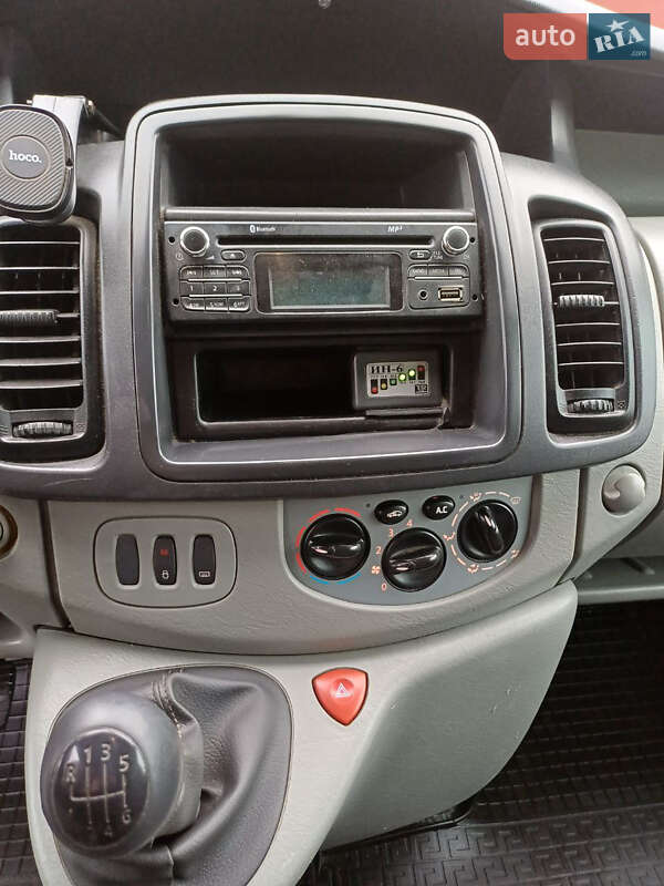 Минивэн Opel Vivaro 2013 в Ровно