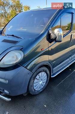 Минивэн Opel Vivaro 2002 в  Минивэн Opel Vivaro 2002 в