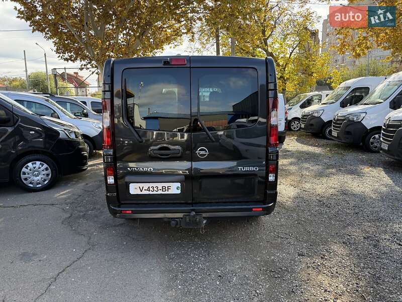 Мінівен Opel Vivaro 2016 в Одесі