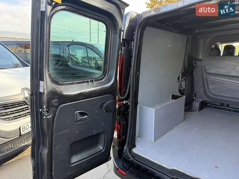 Мінівен Opel Vivaro 2016 в Одесі