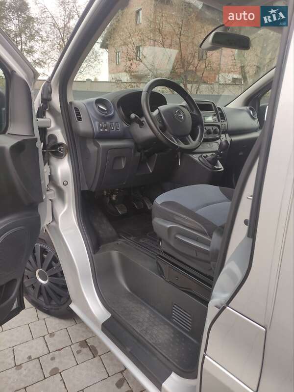 Минивэн Opel Vivaro 2015 в Бартатовом фото 44 Минивэн Opel Vivaro 2015 в Бартатовом