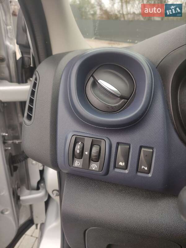 Минивэн Opel Vivaro 2015 в Бартатовом фото 49 Минивэн Opel Vivaro 2015 в Бартатовом