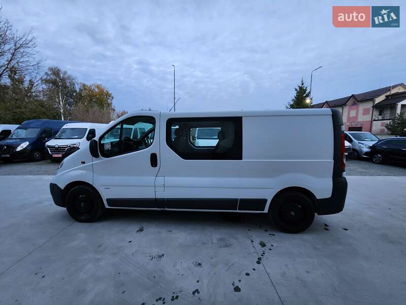 Минивэн Opel Vivaro 2013 в Дубно
