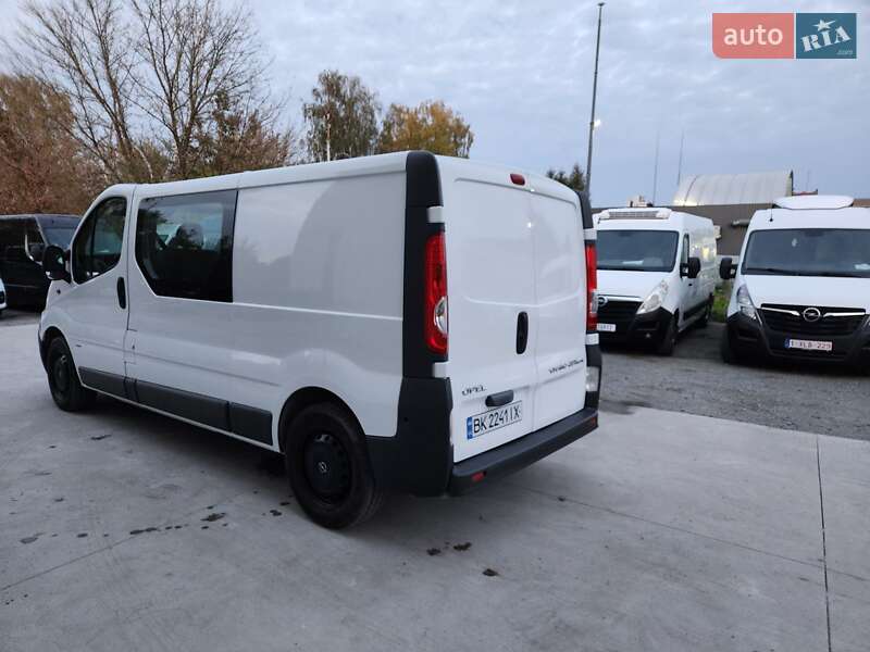 Минивэн Opel Vivaro 2013 в Дубно