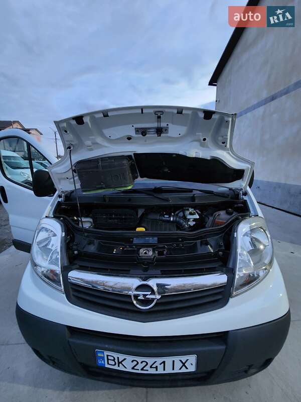 Минивэн Opel Vivaro 2013 в Дубно