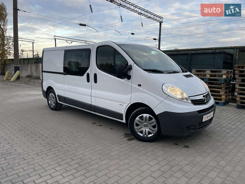 Минивэн Opel Vivaro 2012 в Дубно