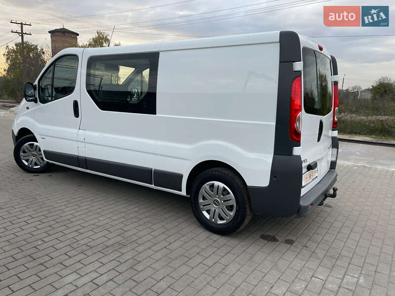 Минивэн Opel Vivaro 2012 в Дубно