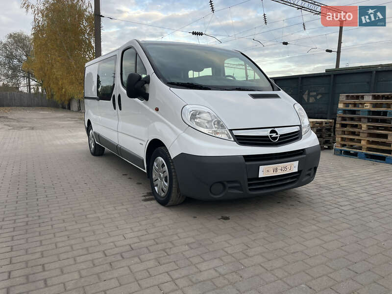 Минивэн Opel Vivaro 2012 в Дубно