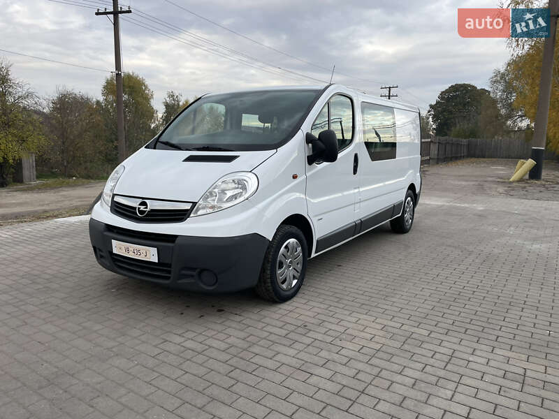 Минивэн Opel Vivaro 2012 в Дубно