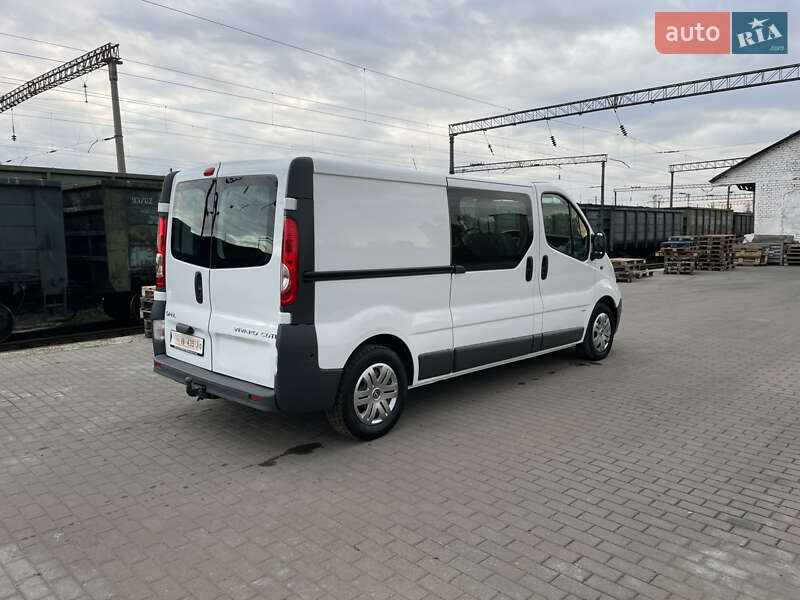 Минивэн Opel Vivaro 2012 в Дубно