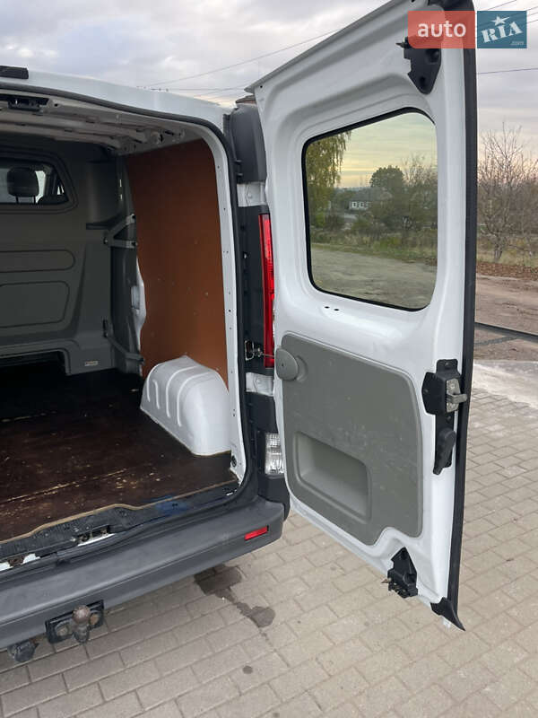 Минивэн Opel Vivaro 2012 в Дубно