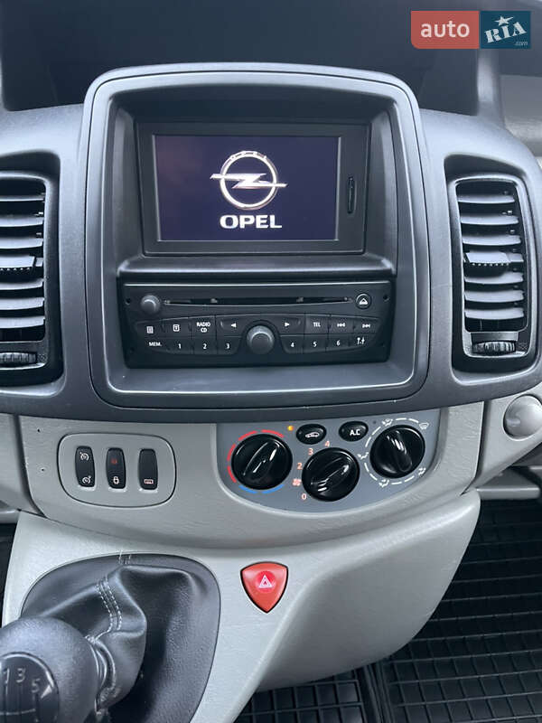 Минивэн Opel Vivaro 2012 в Дубно