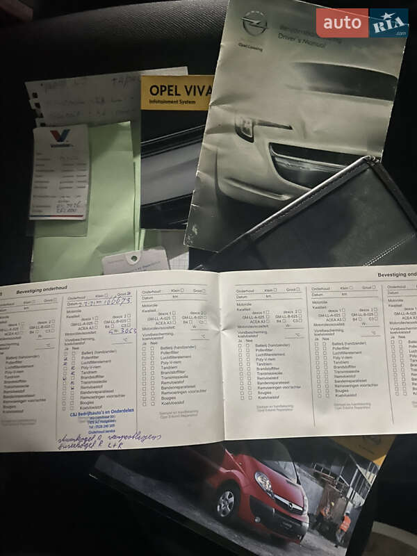 Минивэн Opel Vivaro 2012 в Дубно