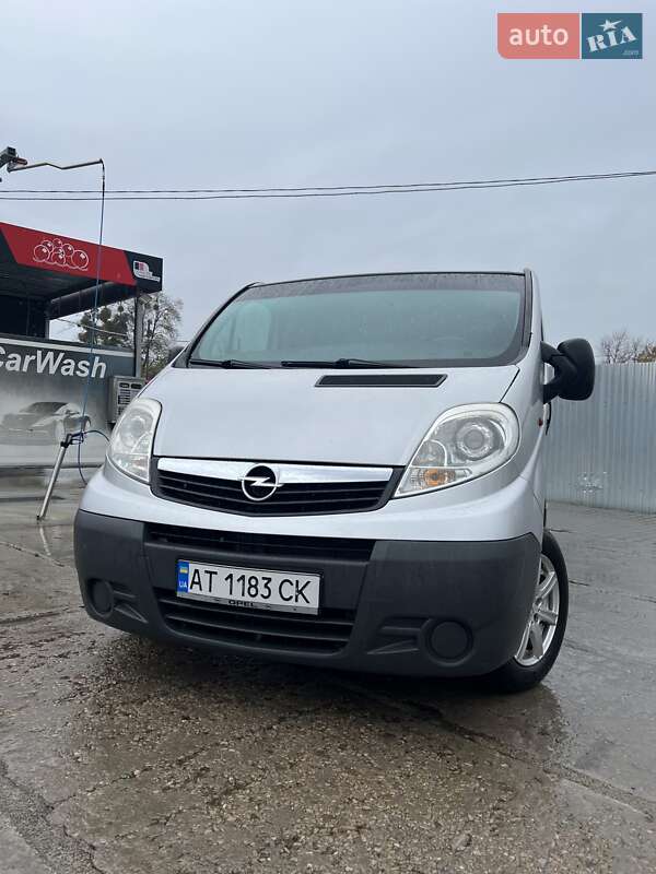 Мінівен Opel Vivaro 2008 в  фото Мінівен Opel Vivaro 2008 в