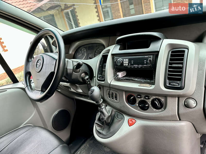 Минивэн Opel Vivaro 2006 в Черновцах