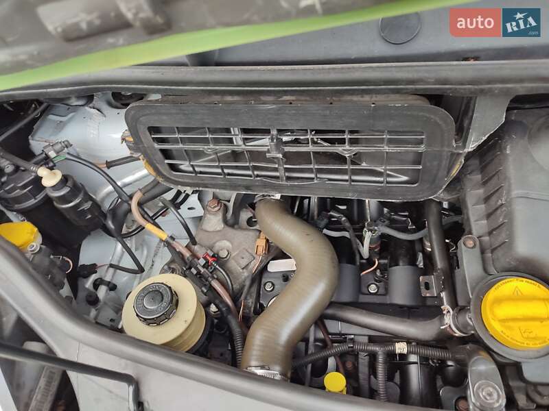 Минивэн Opel Vivaro 2011 в Дубно