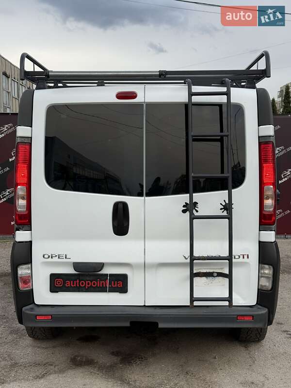 Минивэн Opel Vivaro 2011 в Сумах