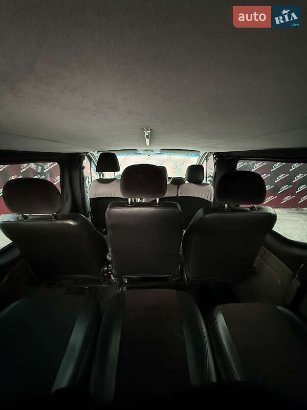 Минивэн Opel Vivaro 2011 в Сумах