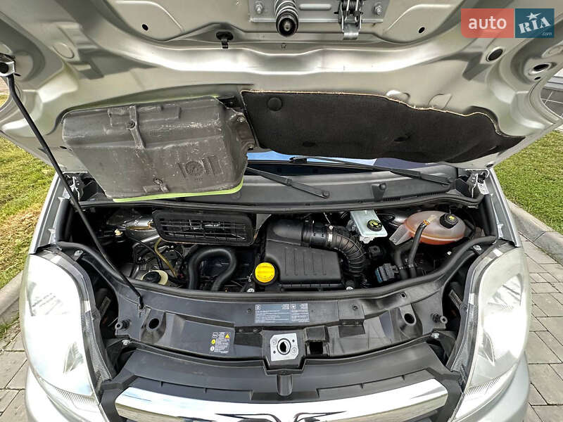 Минивэн Opel Vivaro 2014 в Ровно фото 28 Минивэн Opel Vivaro 2014 в Ровно