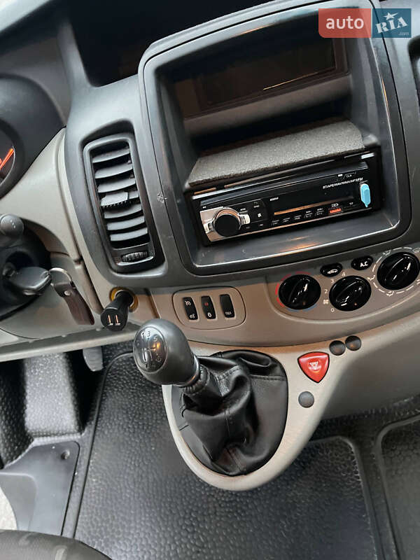 Минивэн Opel Vivaro 2010 в Бережанах