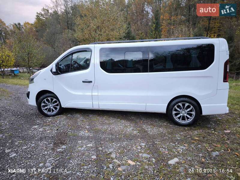 Минивэн Opel Vivaro 2017 в Ивано-Франковске