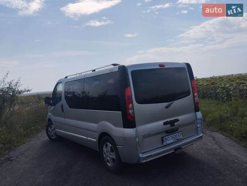 Минивэн Opel Vivaro 2010 в Бучаче