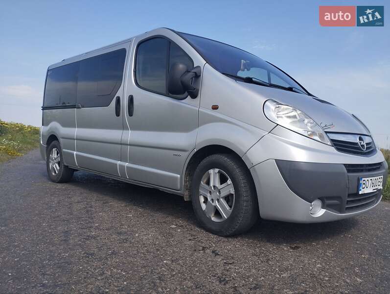 Минивэн Opel Vivaro 2010 в Бучаче